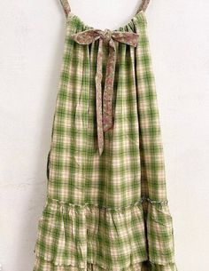 London Plaid Dress in Green With Floral Tie Bow . - Etsy Dress Preppy, Rosé Sister, Quoi Porter, Green Tartan, London Dress, Tartan Dress, Pinafore Dress, Mode Inspo, Steam Punk