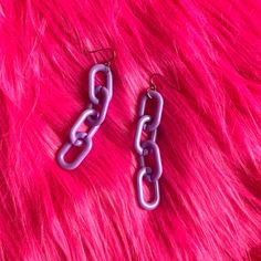 ⛓punch up any look with a simple pop of color. these are a fun statement piece that won't weigh down your ear. edgy and chic. 3.5” plastic chain earrings. lightweight. nickel free. Simple Pop, Metal Chain Link, Chain Earrings, Model Photos, Different Styles, Statement Pieces, Hot Pink, Color Pop, Black And White