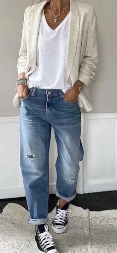 Summer Clothes For Europe, Austin Chic Attire, Casual Fall 2023 Outfits, Casual But Put Together Outfits, Rock Casual Outfit, Outfits Without Heels, Boho Style Outfits Over 40, Wide Leg Trousers Outfit Classy, Spring Outfits 2024 Trends Women Casual