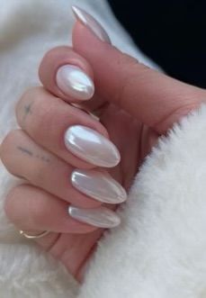 Designer Nails, Formal Nails, Neutral Nails, New Year's Nails, Prom Nails, Funky Nails, Chic Nails, Nail Arts