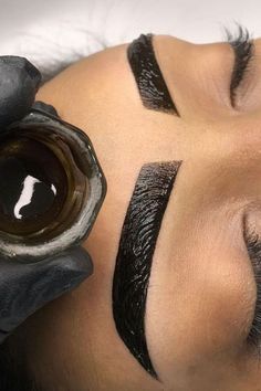 🌟 Domine a Arte da Pigmentação de Sobrancelhas! 🌟 👀 Aprenda tudo sobre as técnicas avançadas de pigmentação que vão elevar suas… | Instagram Esthetician Inspiration, Henna Brows, Guys Eyebrows, Lash Salon, Eyebrow Growth, Brow Artist, Henna (mehndi) Design