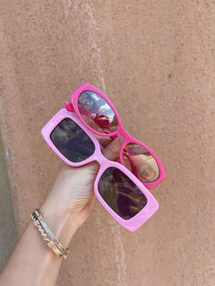 Elegant Gucci Shield Sunglasses With Gradient Lenses, Gucci Gradient Sunglasses For Summer, Pink Gucci Sunglasses With Uv Protection, Gucci Rectangular Sunglasses With Gradient Lenses, Gucci Luxury Pink Sunglasses, Oval Sunglasses, Bracelet, Gucci, Sunglasses