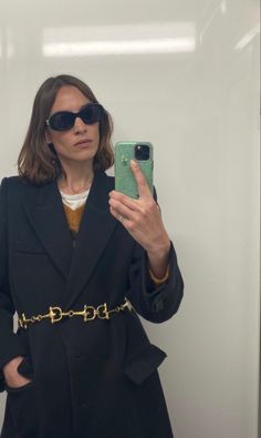 Alexa Chung Cardigan, Alexa Chung Leather Jacket, Alexa Chung Rainboots, Alexa Chung 2022, Alexa Chung Street Style, Alexa Chung Fur Coat, Daily Alexa Chung, Street Style 2023