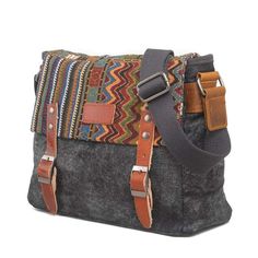 Product Details: Your new sidekick Messenger style Vintage style Zipper closure Material: Canvas Dimensions: 30x10x24cm/11.81"x3.93"x9.44" Travel Crossbody, Vintage Shoulder Bag, Hobo Style, Canvas Messenger Bag, Side Bags, Messenger Bag Men, Canvas Shoulder Bag, Geometric Patterns, Ethnic Fashion