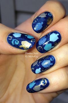 ehmkay nails: Chanukah Dreidels Nail Art with Azature Blue Diamond  http://ehmkaynails.blogspot.com/2014/12/chanukah-dreidels-nail-art-with-azature.html Nails 2014, Festive Nail Art, Festival Nails, Sweet Nothings, Special Birthday, Holiday Nails, Blue Diamond