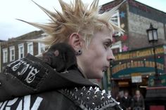 Punk Rat, Punk Subculture, Punk Boy, Punk Culture, Punks Not Dead, Crust Punk, Punk Aesthetic, Punk Hair, Riot Grrrl