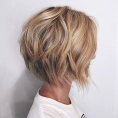 Caramel Blonde Layered Bob Short Choppy Bobs, Short Shag Hairstyles, Wavy Bob Hairstyles, Choppy Bob, Warm Blonde, 2015 Hairstyles, Shag Hairstyles, Short Bob Haircuts