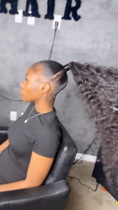 Rva hairstylist! | Sleek ponytail x fishtail braids x curled bang 😍😍😍 this look ateeeeee! Book those appointments and start the new years off with a bomb... | Instagram Side Ponytail, Ponytail Styles