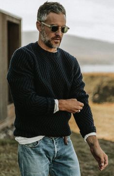 Older Mens Fashion, Wave Sweater, Men Over 50, Stylish Men Casual, Mens Fashion Casual Outfits, Stylish Mens Outfits, Men Fashion Casual Outfits, Mens Style, Gentleman Style