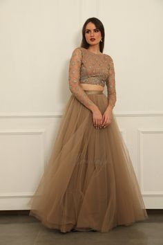 Skirt And Top Net Material, Tulle Lehenga Skirts, Skirt And Top Designs Wedding Dresses, Indian Date Outfits, Reception Skirt And Top, Top And Skirt Outfit Wedding, Crop Top And Long Skirt Outfit, Day Before Wedding Outfit, Blouse And Skirt Outfit Wedding