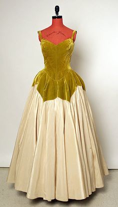 Petal Gown, Charles James, Mode Tips, Vestidos Vintage, 1950s Fashion, Historical Clothing, Mode Vintage, Historical Fashion, Mode Inspiration