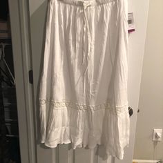 White Flowy Maxi Skirt Nwt. Linen Maxi Skirt, Flowy Maxi Skirt, Skirts White, Flowy Maxi Skirts, White Skirts, White Linen, Maxi Skirt, Womens Skirt, Color White