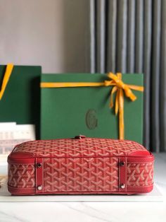 Size: 34cm*17cm*9cm It comes with Dust box, Care manual, Tag, and Paper bag. Bottega Veneta Belt, Balenciaga Belt, Versace Wallet, Celine Wallet, Cartier Men, Versace Belt, Versace Men, Burberry Men, Bags Designer Fashion