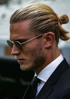 Mens Ponytail Hairstyles, Designer Stubble, Man Ponytail, Hipster Haircut, Best Beard Styles