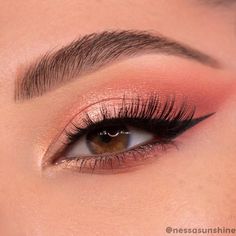 Coral Eye Makeup, Coral Palette, Coral Eyeshadow, Coral Makeup, Shiny Makeup, Eyeshadow Ideas, Peach Makeup, Peach Eyeshadow, Powder Palette