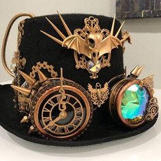 Steam Punk Diy, Steampunk Kunst, Steampunk Mode, Steampunk Hats, Hat Burning, Mode Steampunk, Steampunk Aesthetic, Steampunk Crafts, Steampunk Hat