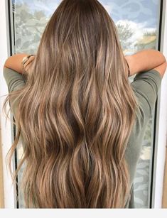 It is a toffee hair color #haircolorbalayage - #color #Hair #haircolorbalayage #toffee Toffee Hair Color, Light Brunette, Brown Hair Inspo, Brunette Hair With Highlights, Morgan Freeman