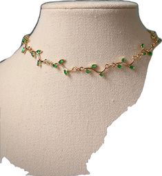 Green Leaf-shaped Party Jewelry, Elegant Green Adjustable Choker, Elegant Adjustable Green Choker, Fairycore Jewelry For Parties, Delicate Green Necklace For Wedding, Fairycore Adjustable Choker Jewelry, Adjustable Fairycore Choker Jewelry, Green Choker Jewelry With Adjustable Chain, Adjustable Fairycore Jewelry For Parties