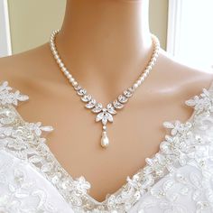 Pearl Bridal Necklace with Detachable Backdrops-Katie - PoetryDesigns Crystal Backdrop, Invitations Background, Backdrop Necklace, Gold Bridal Necklace, Wedding Necklace Set, Backdrops Necklace, Bridal Pearl Necklace, Beautiful Gold Necklaces, Pearl Necklace Wedding