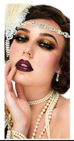 20s Makeup Gatsby, Flapper Costume Makeup, 1920s Makeup Gatsby, 1920s Fashion Party, Roaring 20s Makeup, 1920s Inspired Makeup, 1920s Makeup Look, Great Gatsby Makeup, Cabaret Makeup