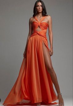 Dress Posing, Chique Outfit, Chiffon Evening Dresses, Prom Dress Inspiration, Dresses To Wear, Grad Dresses, Gala Dresses, Dresses To Wear To A Wedding