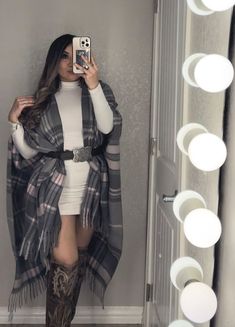 Vaquera Winter Outfit, Winter Western Outfits, Vaquera Outfits, Cute Cowgirl Outfits, Outfits For Mexico, Latina Fashion Outfits, Mexican Outfit