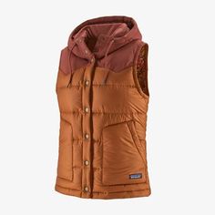 With vintage mountain styling, the Patagonia Women's Bivy Hooded Vest is stuffed with toasty 600-fill-power 100% Recycled Down. Trendy Outfits Fall, Girl Adventure, Cowgirl Stuff, Women's Vests, Patagonia Vest, Banner Elk, Adventure Outfit, Fashionably Late, Outfits Girl