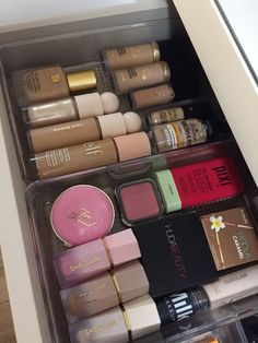 Rolling On The Floor Laughing, Makeup Pinterest, Makeup Beauty Room, Makeup Drawer Organization, Makeup Drawer, Vanity Makeup