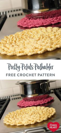 two pictures showing how to make crochet potholders for the stove top and bottom