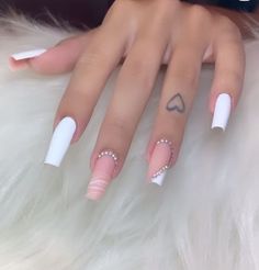 Ongles Bling Bling, Gold Acrylic Nails, Art 2024, Work Nails, Coffin Shape, Nails Almond, Short Acrylic Nails Designs