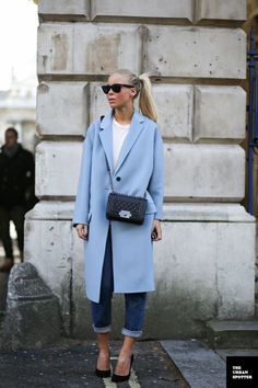 Blue Coat Outfit, Light Blue Coat, Mantel Outfit, Blue Dress Outfits, 2015 Outfits, London Fashion Weeks, Blue Coat, Blue Coats, Black Women Fashion