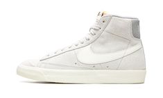 Blazer Mid '77 DM0178 001 Nike Blazer Mid 77, Nike Blazer Mid, Nike Blazers Mid, Cute Nike Shoes, Hype Shoes, Blazer Designs, Vintage Suede, Desert Sand, Blazer Mid