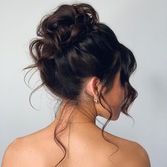 Wedding Soft High Bun Prom Hairstyles Up Bun, High Messy Bun Updo Wedding, Prom Messy Bun Hairstyles, High Prom Bun, High Fancy Bun, Prom Updos Bun, Messy Bun Updo Prom, High Prom Updos, 90s High Bun Wedding