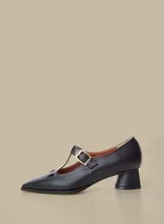 Montpellier mary jane – Je la connais Elevated Style, Detailed Design, Soft Classic, Black Leather Shoes, Jane Shoes, Pig Skin, Montpellier, Clothes Jewelry, Mary Jane Shoes