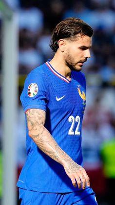 Boy Hairstyles Mullet, 2024 Hairstyles Men, Theo Hernandez Wallpaper, Mullet Ideas, France Football Shirt, World Cup Shirts, Mens Haircuts Short Hair