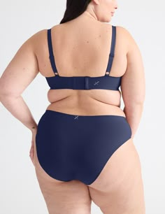 Our best selling bra, now available in 99 sizes for a custom-feeling fit. The WingWoman Bra provides shape and definition without compromising on comfort. | Knix WingWoman Contour Wireless Bra in Midnight Blue Bra Extender, Wireless Bras, French Cut, Perfect Bra, Seamless Bra, Wireless Bra, Plunge Bra, Bras And Panties, T Shirt Bra