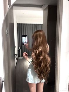 Long Lush Hair, Long Pretty Hair Aesthetic, Long Hair Chocolate Brown, Long Luscious Brown Hair, Long Layered Hair Aesthetic, Extremely Long Hair Aesthetic, Natural Layers For Long Hair, Long Light Brown Hair Aesthetic, Good Hair Aesthetic