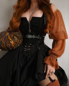 Salem Outfits, Halloween Inspired Outfits, Blessed Samhain, Ren Faire Outfits, Fair Outfits, Ren Fair, Inexpensive Clothes, Stylish Fall Outfits, Witch Outfit