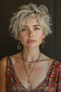 50 Effortless Mom Cuts for Busy Moms Simple Cute Hairstyles, Tousled Layers, Short Messy Haircuts, Messy Haircut, Natural Hair Cuts, Hairstyles For Girls, Messy Short Hair, Edgy Short Hair, Short Blonde