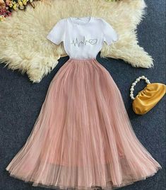 Vmas Red Carpet Outfit, Vmas Red Carpet, Mode Turban, The Plague, Cute Dress Outfits, Modest Dresses Casual, Trendy Dress Outfits, Korean Fashion Dress, Trendy Fashion Outfits