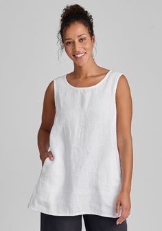 Casual Unlined Tops, Spring Sleeveless Tops With Side Pockets, Sleeveless Spring Tops With Side Pockets, Relaxed Fit Unlined Tops, White Summer Top With Side Pockets, White Summer Tops With Side Pockets, Versatile Relaxed Fit Tops With Side Pockets, Casual Tunic Tops With Pockets, Summer Everyday Tops With Side Pockets