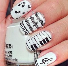 Music nails Silver Nail Designs, Nail Art Images, Nail Art Disney, Nail Candy, Diy Nail Designs