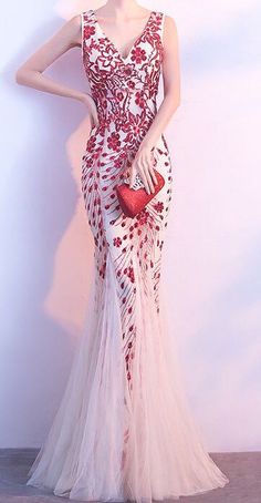 Red White Floral Formal Classy Gown (Stunning) White Maxi Dress For Evening Party Season, White Maxi Dress For Evening Parties, White Evening Prom Dress, White Floor-length Evening Dress For Banquet, White Maxi Dress For Prom Party Season, White Evening Dress For Prom Season, White Evening Dress For Prom, Elegant White Floor-length Maxi Dress For Banquet, White Evening Gown For Formal Events