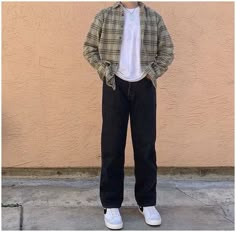 Vintage Outfits Men, 90s Fashion Men, Mens Trendy Outfits, Street Style Outfits Men, Mens Outfit Inspiration, Mens Fashion Streetwear, Stylish Mens Outfits, Indie Outfits, Streetwear Men Outfits