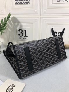 Peta - GOD Bags - 016 A+ Excellent Quality; Contact us if you've any questions in your mind. Goyard Bag, Ladies Handbags, Branded Packaging, Evening Clutch Bag, Grade 1, Luxury Items, Satchel Bags, Evening Bags, Mini Bag