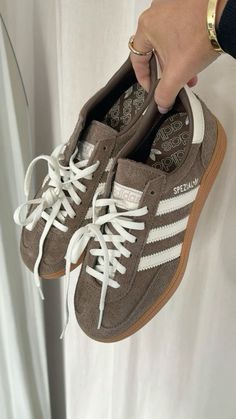 Adidas Brown Shoes, Brown Spezial Adidas, Adidas Spezial Brown, Summer Sneakers 2024, Adidas Samba Brown, Spezial Adidas, Brown Adidas, Adidas Brown, Adidas Handball Spezial