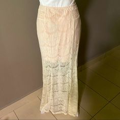 Gorgeous Guess Maxi Mermaid Skirt With Lace Panels, Elastic Waist And Short Nude Interior Lining. Nwt Beige Lace Long Skirt, Fitted Cream Maxi Skirt For Spring, Feminine Fitted White Maxi Skirt, White Fitted Lace Maxi Skirt, Fitted White Lace Maxi Skirt, Elegant White Lace Maxi Skirt, Guess Skirt, Maxi Lace Skirt, Skirt With Lace