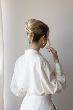 French Wedding Hairstyles, 2025 Bride Hairstyles, Clean Hair Updos, French Chignon Updo, Clean Updo Hairstyles, Updo Hairstyles Sleek, Sleek Bridesmaid Hair, Cute Office Hairstyles, Diy French Braid