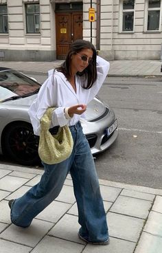 Pre Fall Aesthetic, Fall Outfits Casual 2024, Neutral Toned Outfits, 2024 Fall Work Outfits, 2024 Fashion Week Street Style, Fall Uni Outfits, Outfit Inspo Fall Street Fashion 2024, Autumn 2024 Outfits, Jeans Trend 2024