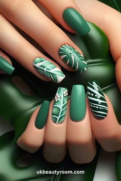 Tropical nails are perfect for summer and vacation looks. They bring a cheerful, fun, and lively vibe to your style. This post contains 27 different tropical nail ideas to brighten your look! Beach vacations, acrylic, art, pink, short, art hawaii, simple, colors, blue, almond, square, green. Matte Vs Glossy Nails, Zodiac Sign Nails, Watercolor Nail Art, Romantic Nail Art, Nails Tropical, Vintage Nail Art, Vacation Nails Beach, Luxury Nail Art